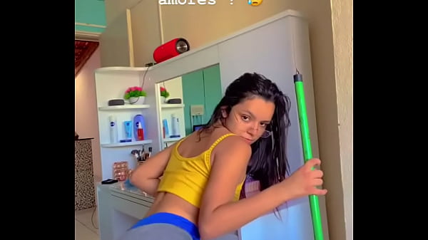 Novinha Dan&ccedil;ando thumbnail