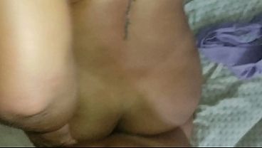 Casadinha Chifradeira Do Cu Guloso E Apertado Disse Que O Marido Ia Saber Que Ela Deu O Cu. thumbnail