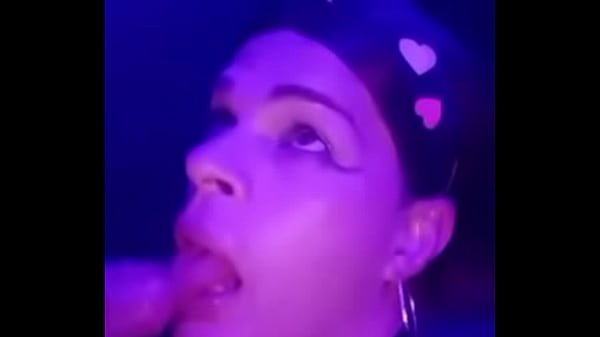 Play MP4 - Cdzinha Bezerrinha levando leitada no Banheiro em Balada de Carnaval