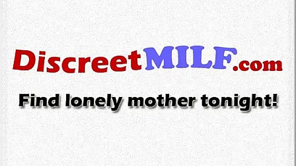 Nonton Amateur Blonde Milf Fucks And Sucks thumbnail