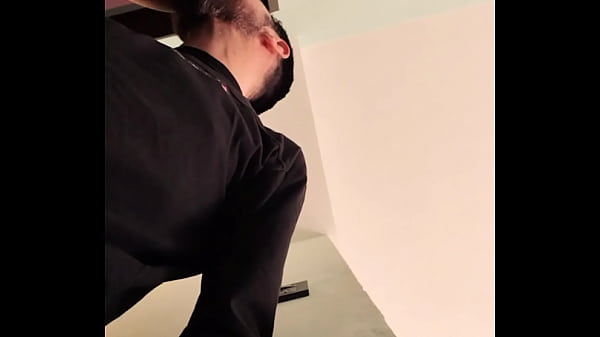 Play MP4 - LE COMO EL CULO EN EL PASILLO