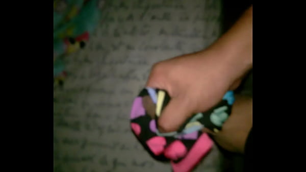 Me vengo con las panties de mi mejor amiga