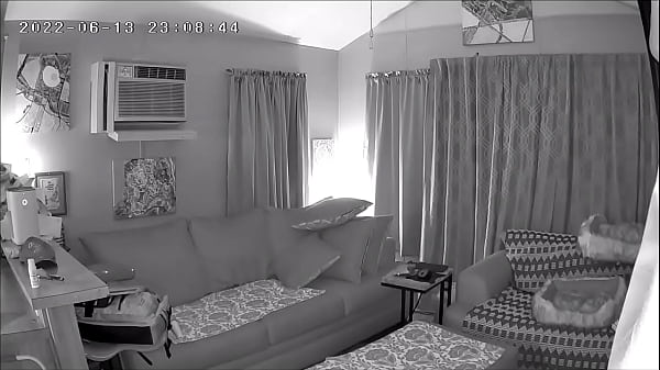 Play MP4 - Air bnb hostess cleans in her panties