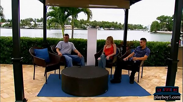 Foursexy people visita mansion for a potential foursome