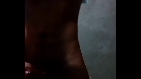 Joven ecuatoriano masturbandose para ti