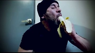 Chacal mexicano acepta hacer porno gay a cambio de algo de dinero 