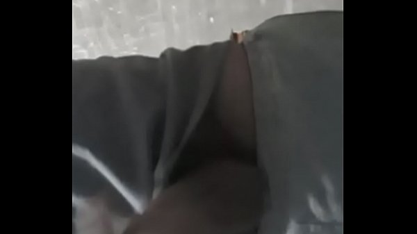 casado formose&ntilde;o le gusta pajearse en el ba&ntilde;o 
