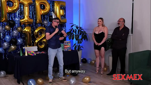 Play MP4 - SEXMEX - SEXY CLOWNETTE &period; Nicole Zurich