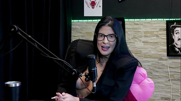 Nunca transou na mesa de sinuca o cliente gostava de um fio terra deu a buceta no avi&atilde;o e chegou a receber 23 buqu&ecirc;s de flores mas leticia braga watch sheer red 