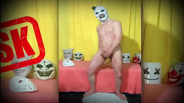 Play MP4 - 116 la mascara se da un buen masaje en la verga