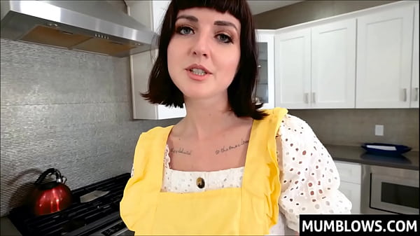 Stepmom_preparesstepsonfor college