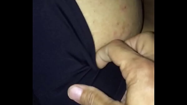 jugandocon la_panochita de mi_esposa playing with my wife s pussy