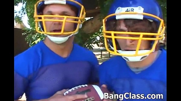 Play MP4 - 3 football players fuck sexy
