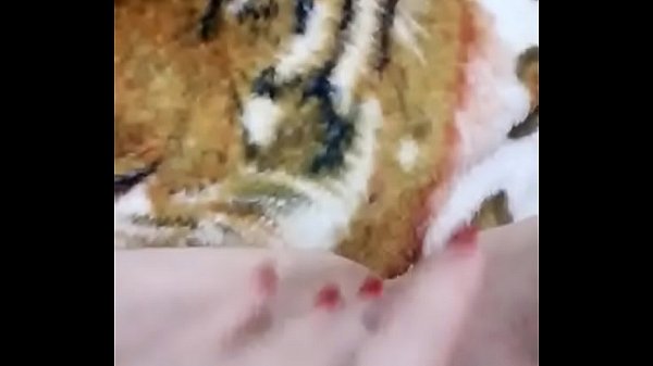 Amiga tocando siririca 