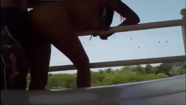 Su pene entra hasta el fondo de mi co&ntilde;o 