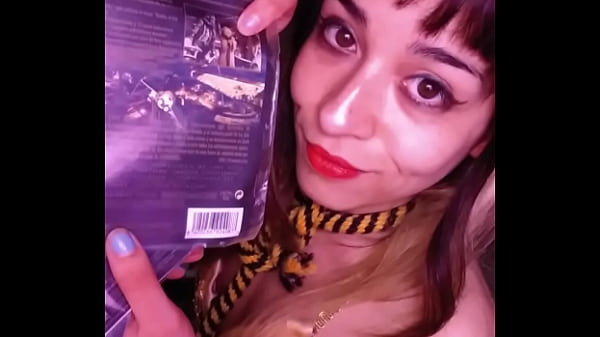 Bonneyuwu 10 02 cosplay leia mostrando sus tesoros star wars