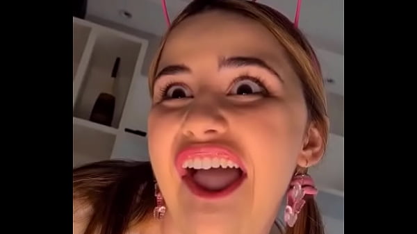 Leticia pedro fez video provocando homens com poblema na cabe&ccedil;a kkk