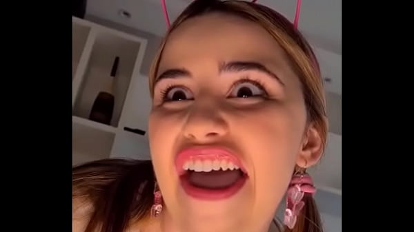 Leticia pedro fez video provocando homens com poblema na cabe&ccedil;a kkk