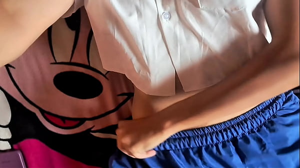 Nonton Chica T&iacute;mida Latina Seducida Y Follada Duro thumbnail