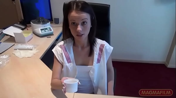 Nonton Receptionist Takes Sperm Sample And Gets Horny thumbnail