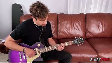 Nonton 3-way Porn - Wild Threesome With A Rock Band thumbnail