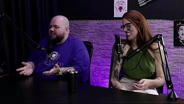 GOSTA TANTO DE PEIDAR QUE USOU COMO PROFISS&Atilde_O - BELLA RUIVA &amp_ VINICIUS (MOAI TV)