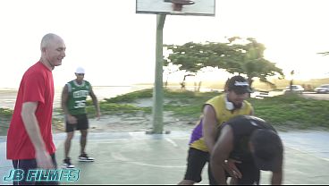 Nonton Time De Basquete Fode Torcedoras Em Uma Suruba thumbnail