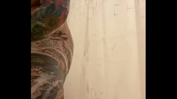 Brooklyn Snow Big Titty Shower thumbnail
