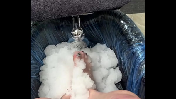 My everyday life has been kicking my fucking ass the past few weeks let&rsquo;s all fucking remember social media is not fuc 