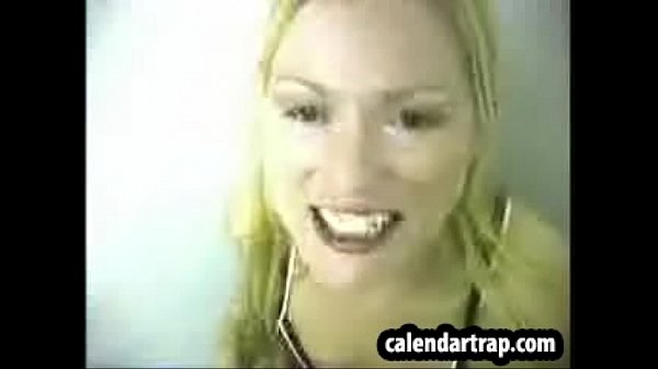 Sexy blonde sucks_dick in_public