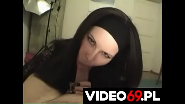 Polskie pornoCmentarna dziewczynka zzapałkami