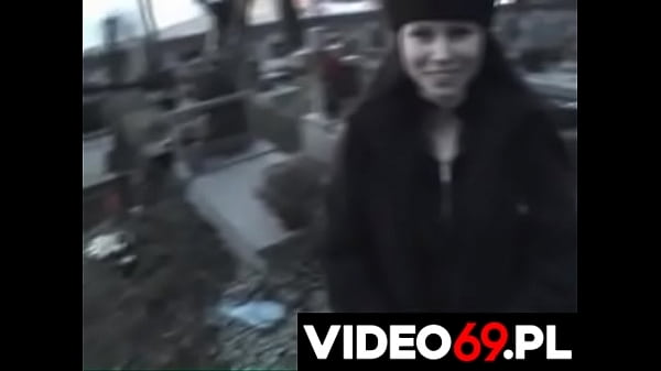 Play MP4 - Polskie porno - Cmentarna dziewczynka z zapa&lstrok;kami