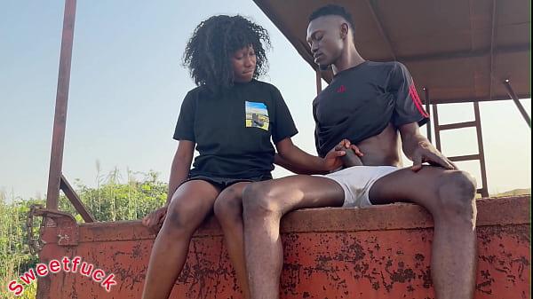 NIGERIA GIRL_GIVE ME_A MIND_BLOWINING BLOWJOB