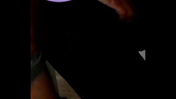 culoen tanga mimando sus nalgas