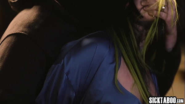 Play MP4 - Big ass Latina MILF Xwife Karen got fucked by a perverted guy in the mask