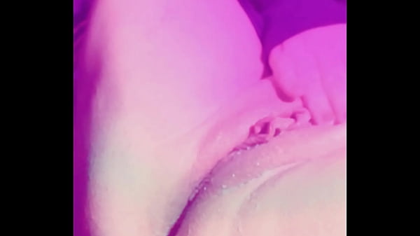 Bbw Squirting All Over The Floor thumbnail