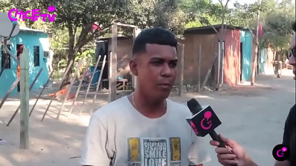 Nonton La Dif&iacute;cil Situaci&oacute;n Migratoria De Esta Familia thumbnail