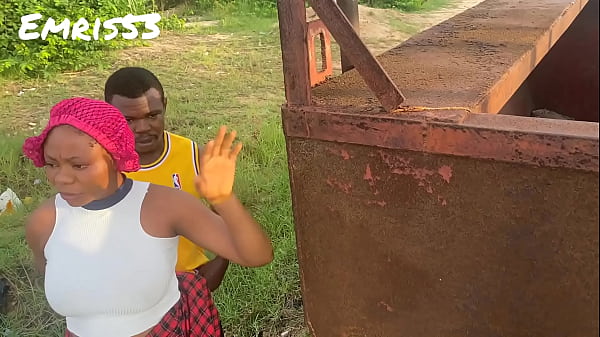 Play MP4 - Having Fun On The Beach