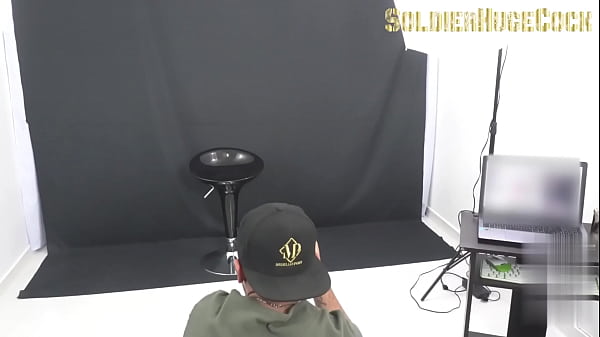 Webcam model seduces me to fill her pussy with cum