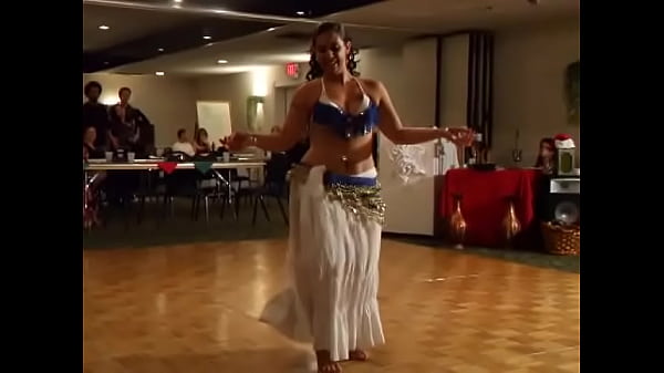 Sexy woman bellydancing_Hot woman amateur