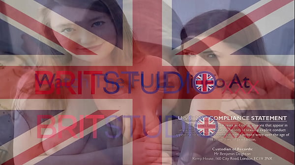 Student gives amazing bj in dorm room 