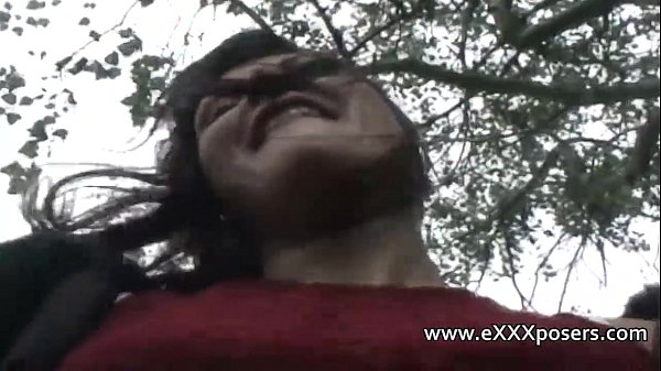 Play MP4 - English milf persuaded to flash outdoors