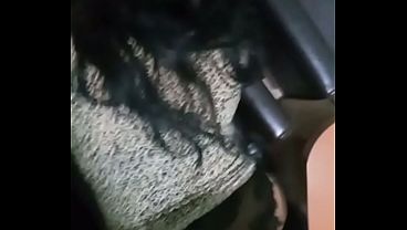 Puta pide verga mientras es penetran su co&ntilde;o mojado