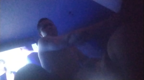 Nonton Le Doy Duro Ala De La Colonia thumbnail