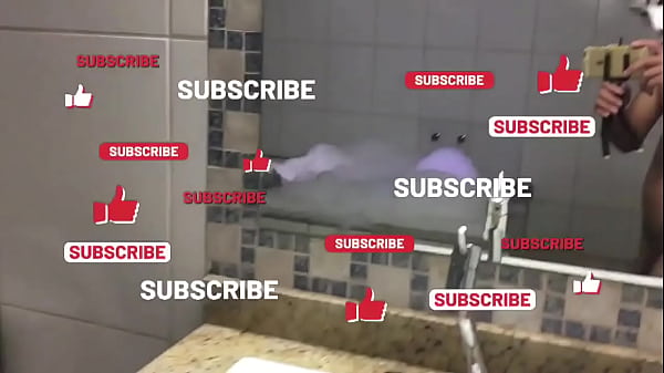 Nonton Morena Na Banheira De Espuma Sensualizando thumbnail