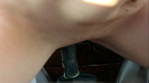 Play MP4 - Horny bitch fucked the gearshift lever after masturbating in the car&excl;