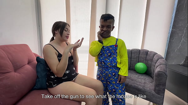 Nonton Mi Peque&ntilde;o Travieso Hermanastro No Me Deja Hacer El Aseo De La Casa Y Como Pretexto Termina Follandome Duro Con Su Enga&ntilde;oso Pene Grande Y Termina Dandome Toda Su Jugosa Y Rica Leche En Mi Apretad Co&ntilde;o thumbnail