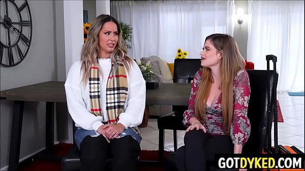 Play MP4 - StepAuntie pays a visit