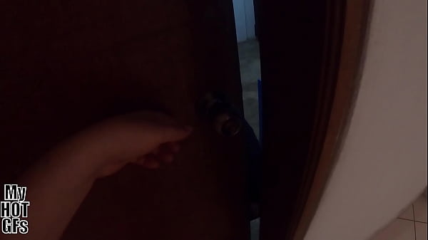 Nonton Encontr&eacute; A Karla Masturb&aacute;ndose Y Termin&eacute; Ba&ntilde;&aacute;ndola De Semen thumbnail