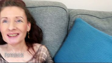 Granny cam free scarlet louise shows off her seasoned gilf cunt 